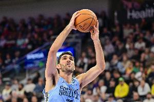 万箭齐发！灰熊首节三分14投9中 命中率高达64.3%