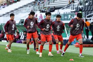 媒体人:今天裁判有点针对U23国足,1分钟内两个球都对我们不利