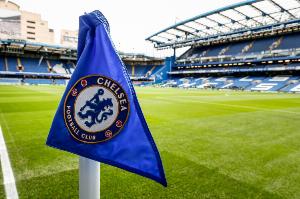 邮报：英足总指控切尔西朝维拉替补席丢水瓶，但蓝军也不知谁丢的