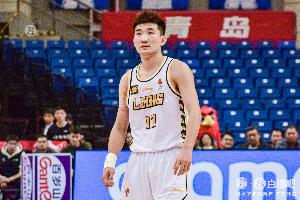 能攻善传！孙铭徽半场6中4砍全队最高10分4助 正负值+6