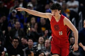 小杨昨天G联赛砍22分7板3助！开拓者召回杨瀚森 今天主场迎战老鹰