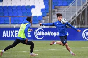 留洋首训！17岁魏祥鑫昨日已与法甲欧塞尔的预备队一起训练