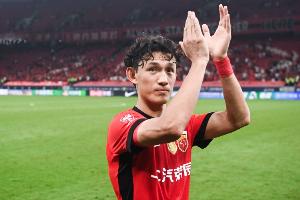 确认为海港再战一年,36岁王燊超:队长最重要的一点是以身作则