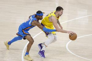 无詹杜库！记者提交全明星首发投票：西部为东亚约华文