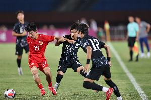 新鹏城?董路:邝兆镭在西班牙拿不到参赛证,将加盟中超球队一年