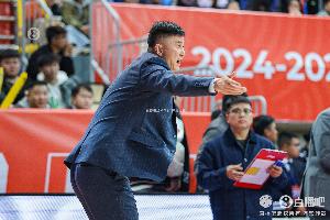 媒体人：挺反感CBA球队打跑轰 进攻不好时是伤敌八百自损一万