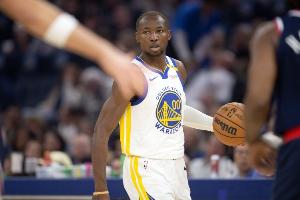 TA：国王撤回了蒙克+前12顺位保护首轮的报价 觉得库明加不值首轮