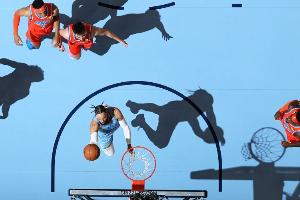 名记：灰熊当初没留下狄龙 因担心他给队内年轻球员带来不良影响