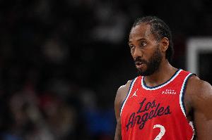 泰伦·卢：小卡过去三四周在末节总挺身而出 这对我们意义重大