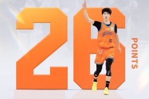 得分创个人生涯新高!上海队官博点赞偰李永炜表现:继续努力!