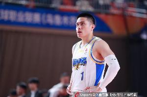 媒体人：北京末段蹩脚表现令人咋舌 如何调配3个后卫球权是个问题