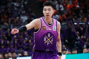 出手不多！廖三宁末节有关键突破&抢断 9投6中得16分2板1助2断1帽