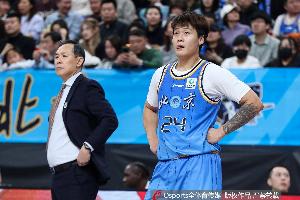 新疆新闻办公室暗批赵睿:粉丝撑起你 别伤了他们的心