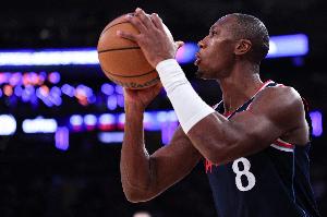 指望不上！克里斯·邓恩半场3投0中仅靠罚球拿到2分 正负值-13