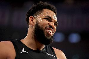 大气!唐斯+鲍科比“叛变”美国队 成全东道主伦纳德入选全明星!