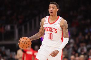 多亏你的进攻！小贾巴里·史密斯半场三分6中3拿到11分2板2助