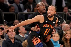 迈克·布朗：布伦森让队友轻松许多 这就是MVP候选人做的事情