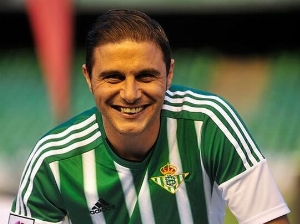 华金：最近做了植发手术，四个月后头发就会开始长出来