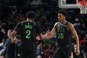 美记：人们对鹈鹕操作感到疑惑 墨菲&琼斯都收到多个首轮签的报价