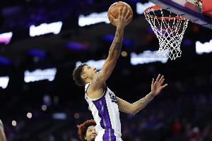 【菜鸟】克利福德14分5助 卡布11分5板2断 尼德豪泽10分8板2帽