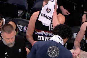 差点封神！约基奇0.8秒大号绝杀三分打板涮出 双方进加时！