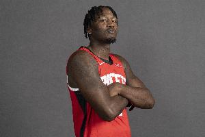 四年5300万&场均2.9分！TA：火箭若想出芬尼·史密斯需要贴选秀权