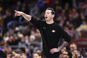 逆转76人！雷迪克：球队的拼劲和身体对抗强度让我们重新回到比赛