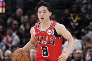 传球水平一流！河村勇辉半场7次助攻平生涯纪录 送精彩不看人背传