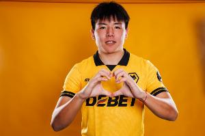 直播吧:徐彬具备代表巴恩斯利踢英甲的资格 同时可为狼队U21出战