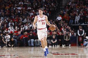 今天也在打铁！谢泼德半场5中1得到5分2板1断1帽 其中三分4中1