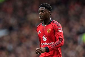 差点废掉梅努！球迷号：阿莫林完全不可原谅，再别让他执教英超