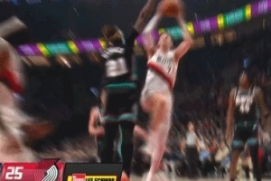 不止是投手！克雷伊奇发球完直接切入空中闪躲暴扣得分