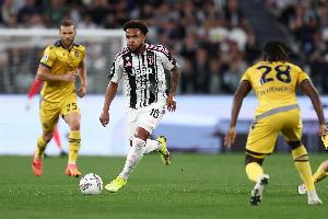 意媒：麦肯尼续约谈判中经纪人佣金要求过高，国米已展开行动