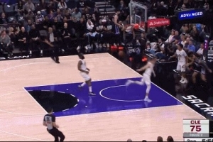 小伙子可以啊！德文·卡特反击上篮不中 普洛登跟进双手炸裂补扣