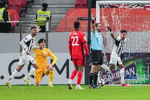 足球报：海港能否终结亚冠不胜是最大看点 莱昂纳多仍处于康复期