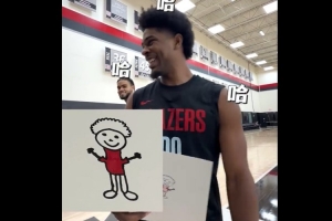 有捧哏潜质！看到乐福给他画的抽象画 斯库特·亨德森竟连连夸赞