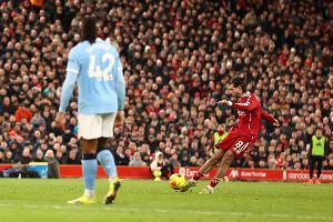 乔哈特：索博的任意球是一件艺术品，是我见过的最纯粹的射门之一