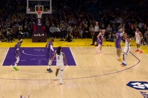 优质射手！以赛亚·乔三分再中 首节3次三分投篮无一失手